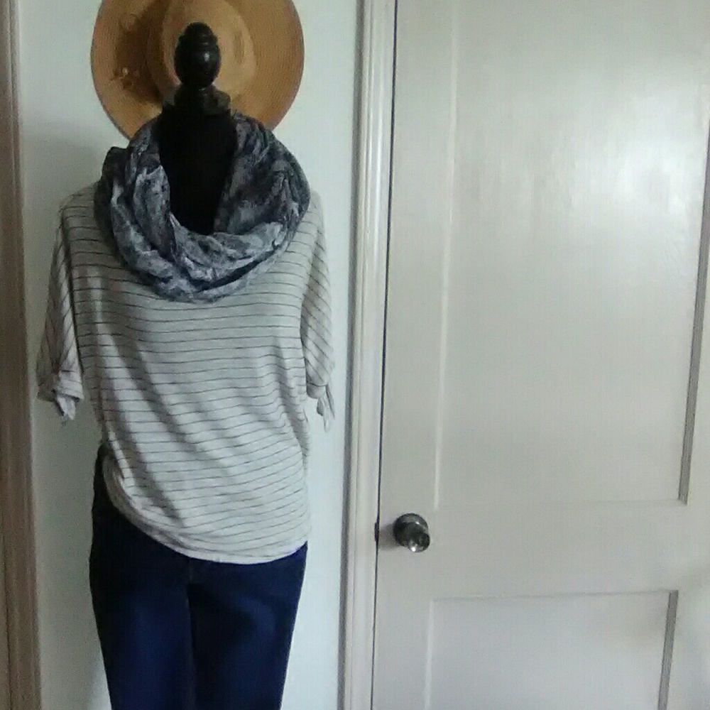 White House Black Market Cotton midi lengtcarh top